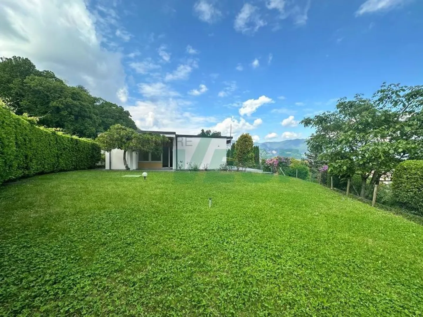 Enchanting villa with harmonious and modern lines, immersed in the vineyards - Photo 11 of 13