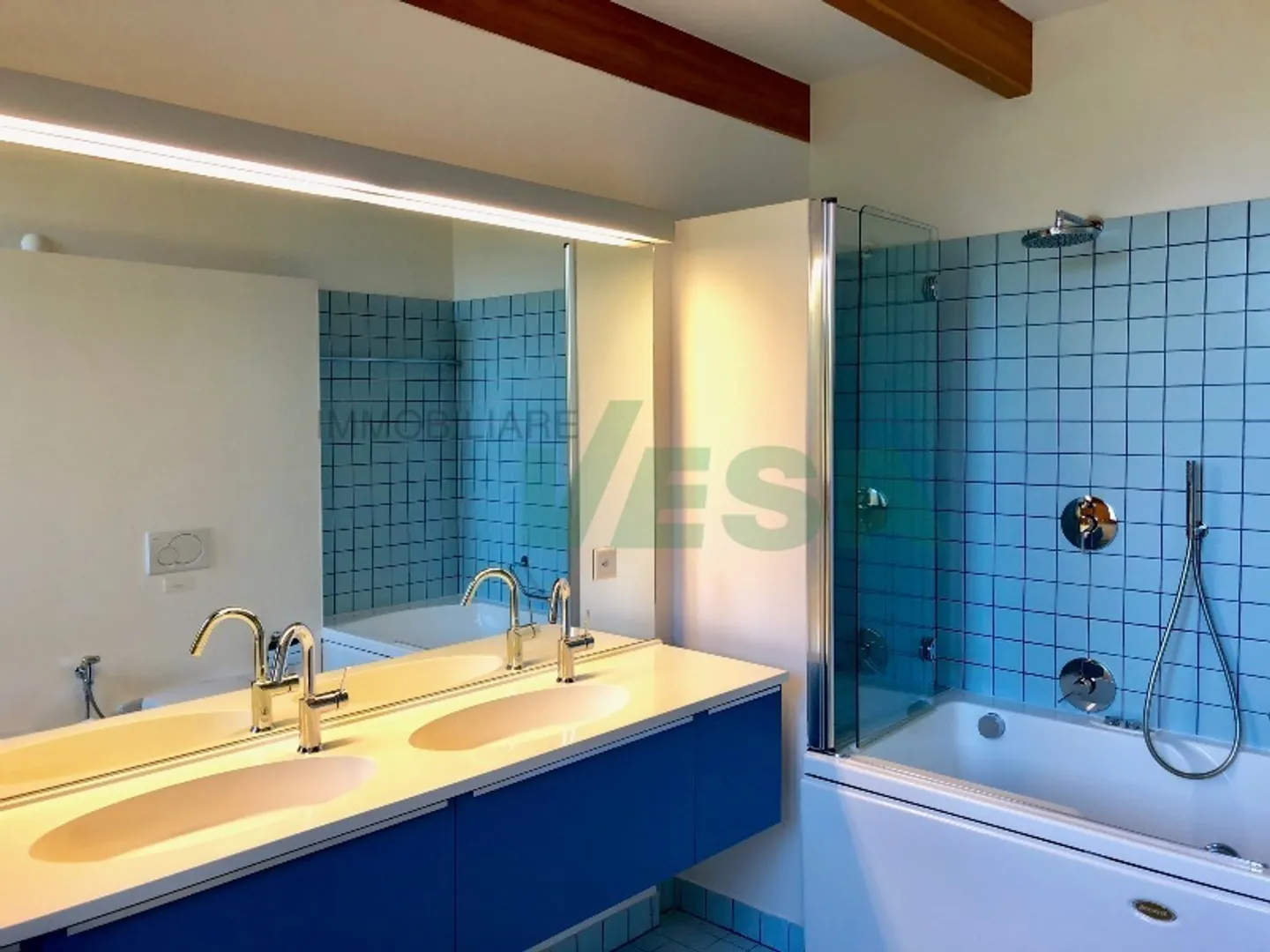 Komfortable und geräumige moderne Villa in idyllischer Lage - Foto 10 von 11