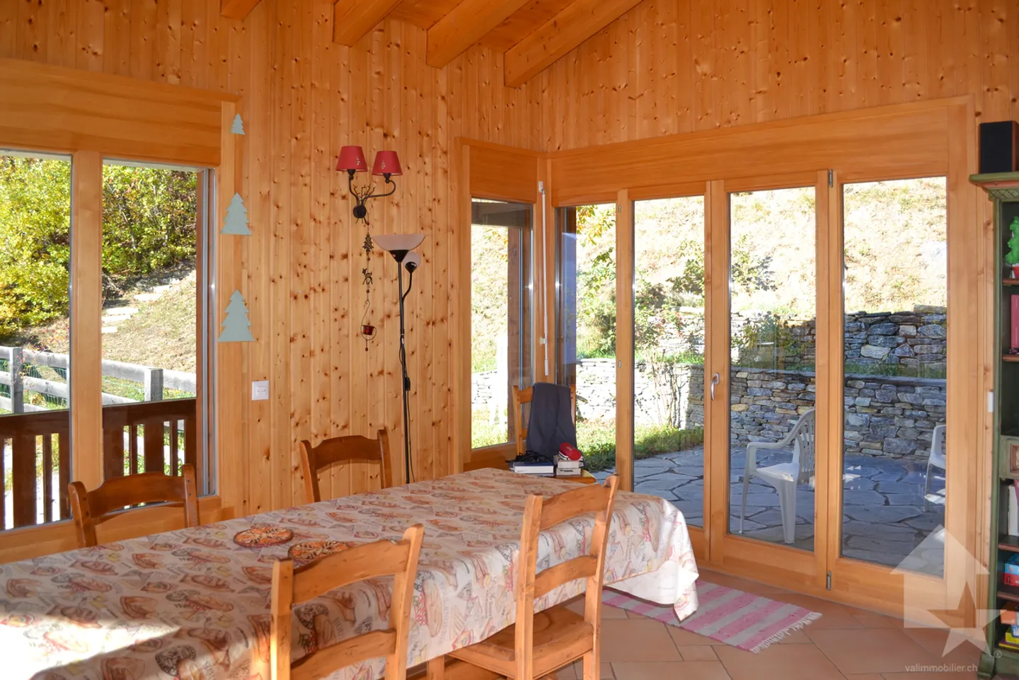 Magnificent high-end chalet with 5.5 rooms, 174 m², view of the Alps - Photo 5 of 13