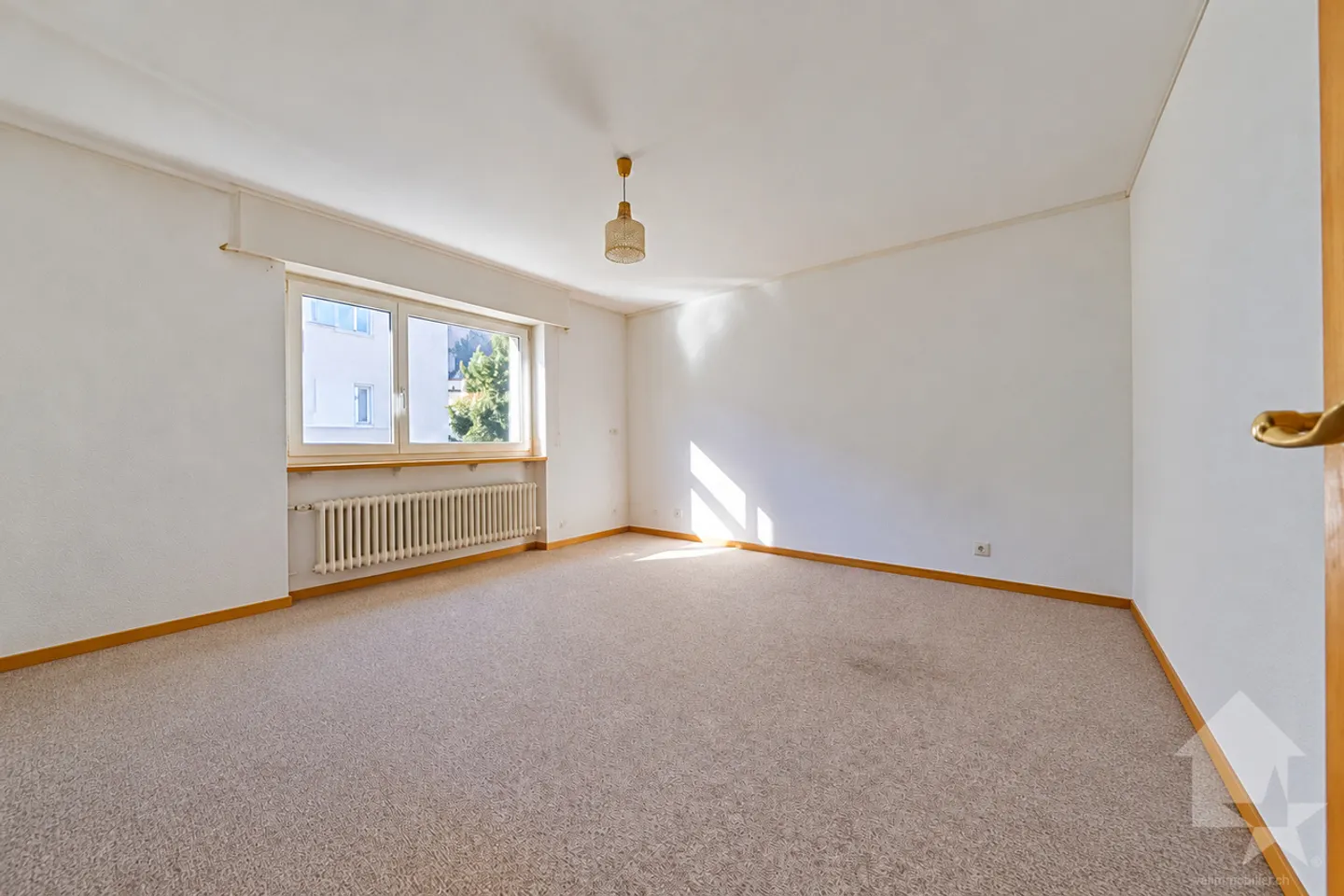 Appartement de 5.5 pièces entièrement rénové - Photo 9 sur 13