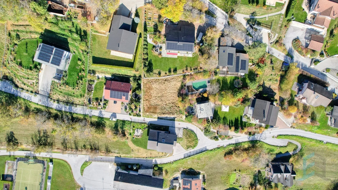 EXCLU Magnificent building plot of 507m² for main residence - Photo 3 of 8