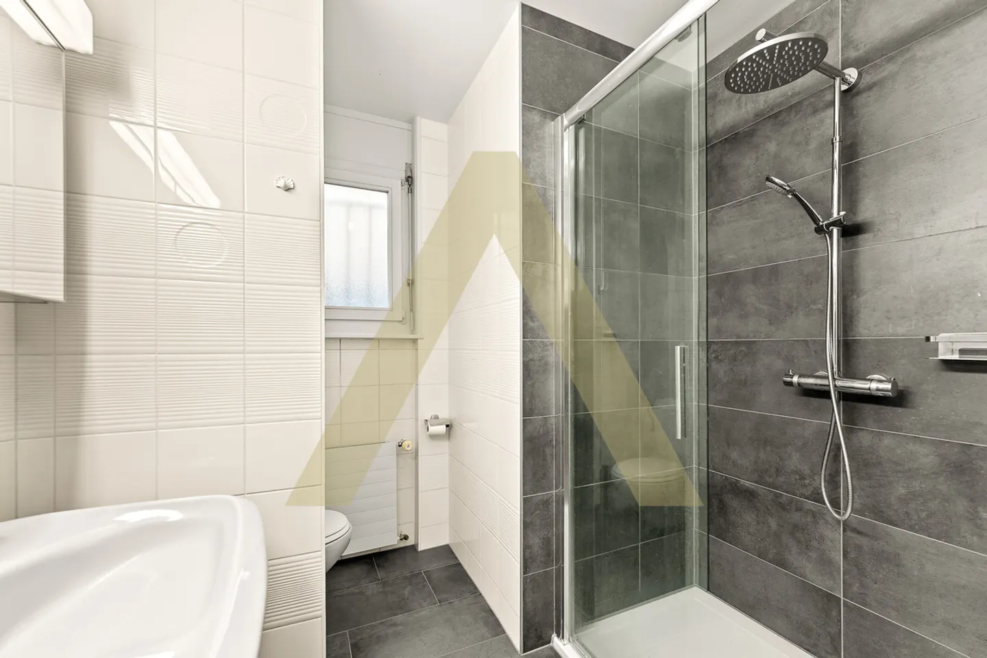 Appartamento spazioso con vista lago mozzafiato - Foto 6 di 7