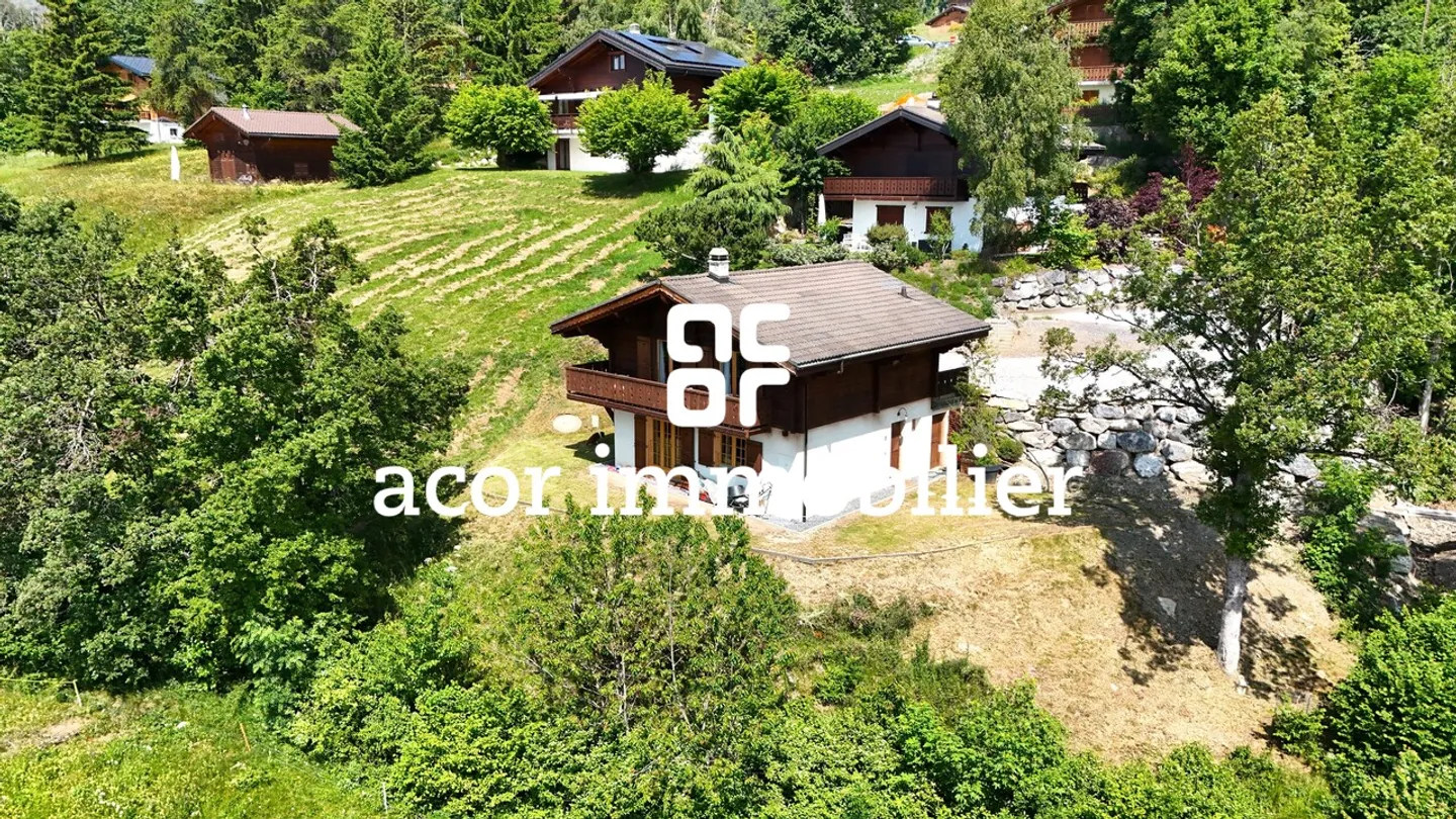 Chalet rénové avec vue et tranquillité à Arbaz! - Photo 1 sur 5