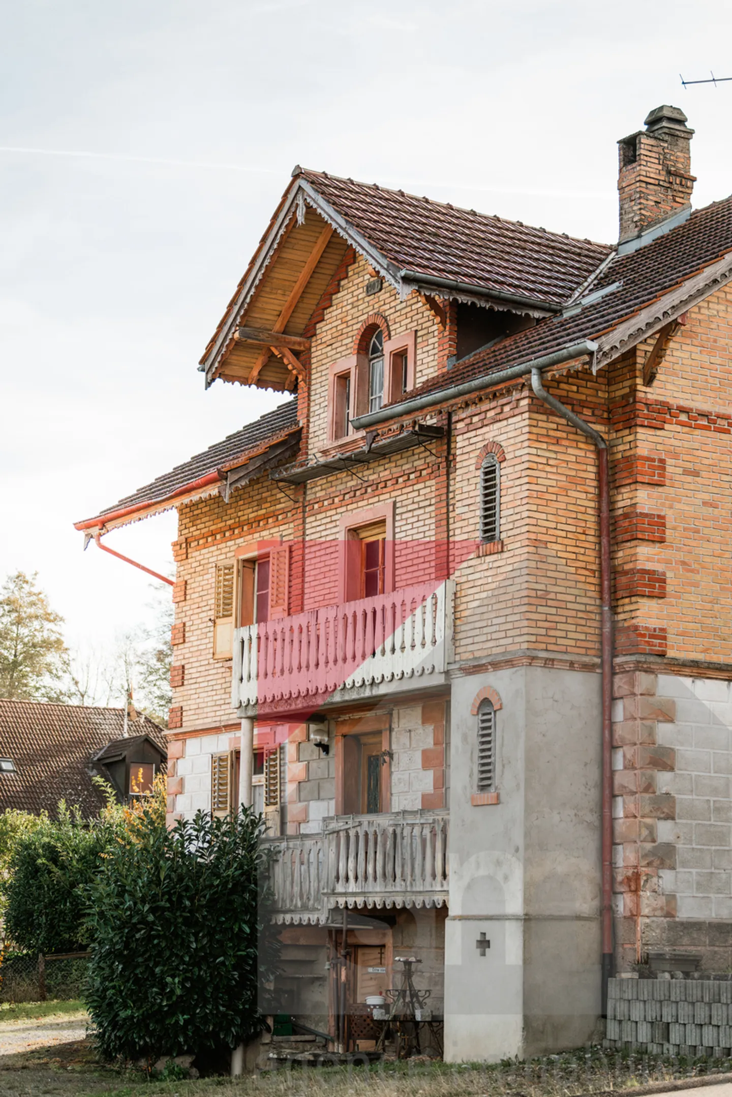 Maison villageoise de caractère s/une parcelle de 1005m2 zone centre - Photo 1 sur 13