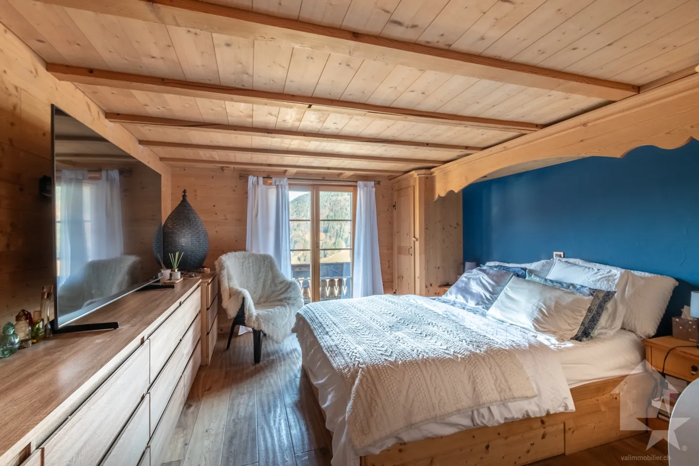 Val-d'Illiez, magnificent chalet with 3 apartments - Photo 9 of 13