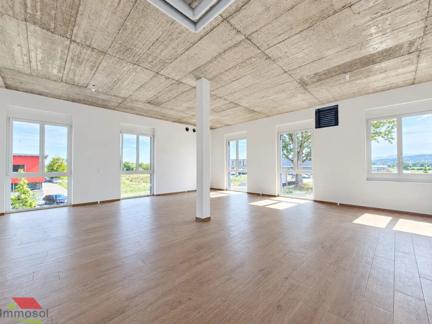 St-Aubin - Commercial/Administrative Spaces - Photo 5 of 7