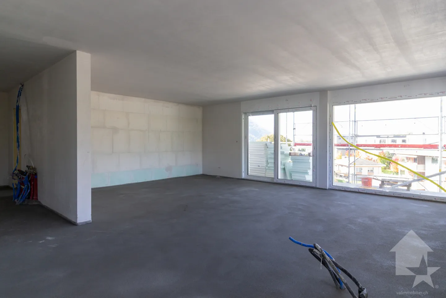 Dachgeschosswohnung 4,5 Zimmer nach Westen mit freiem Blick auf die Alpen - Foto 4 von 12