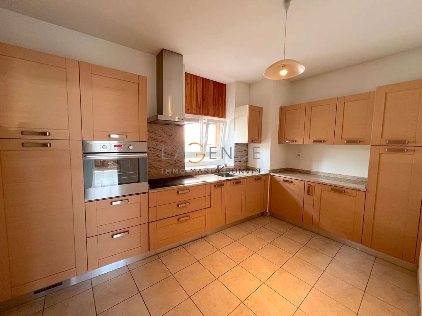 RENOVATED VILLAGE HOUSE WITH 100M2 GARDEN - Photo 2 of 8