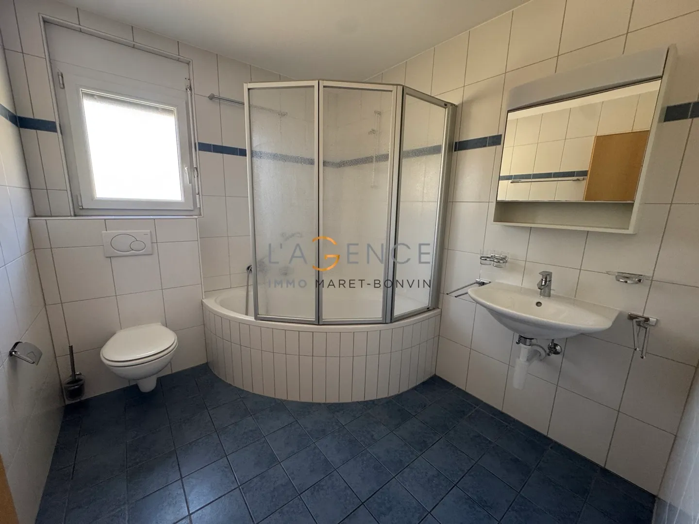 Appartement moderne spacieux - Photo 5 sur 9