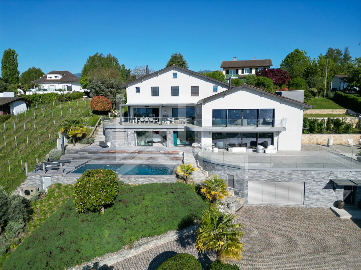 Propriété contemporaine d'exception - Vue panoramique lac - Photo 12 sur 13