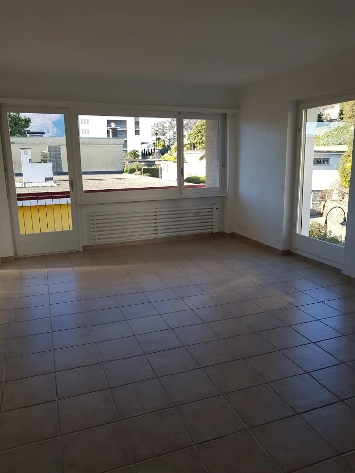 MINUSIO, 2 1/2 room apartment for rent on the lake - Photo 3 of 7