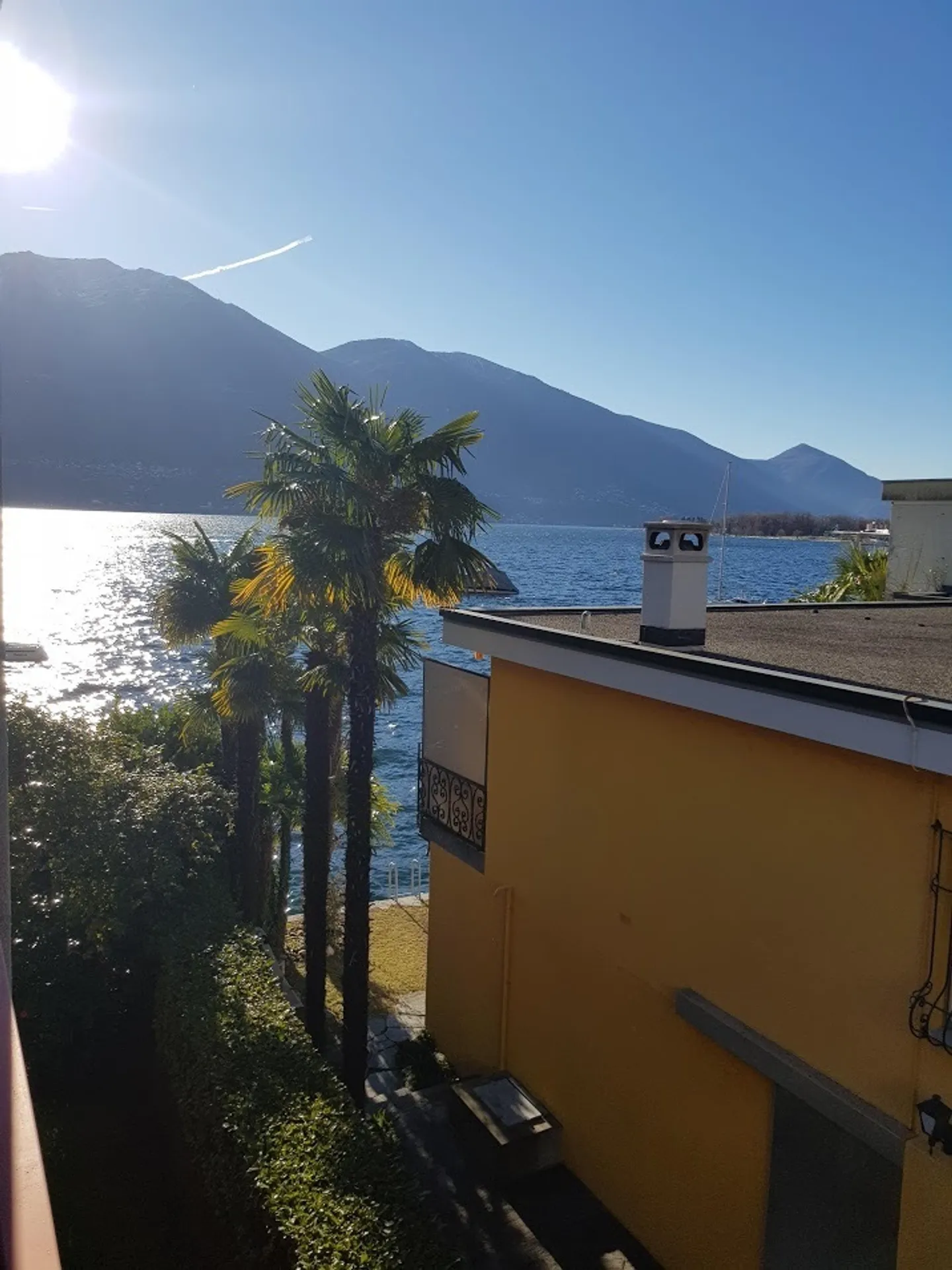 MINUSIO, 2 1/2 room apartment for rent on the lake - Photo 2 of 7