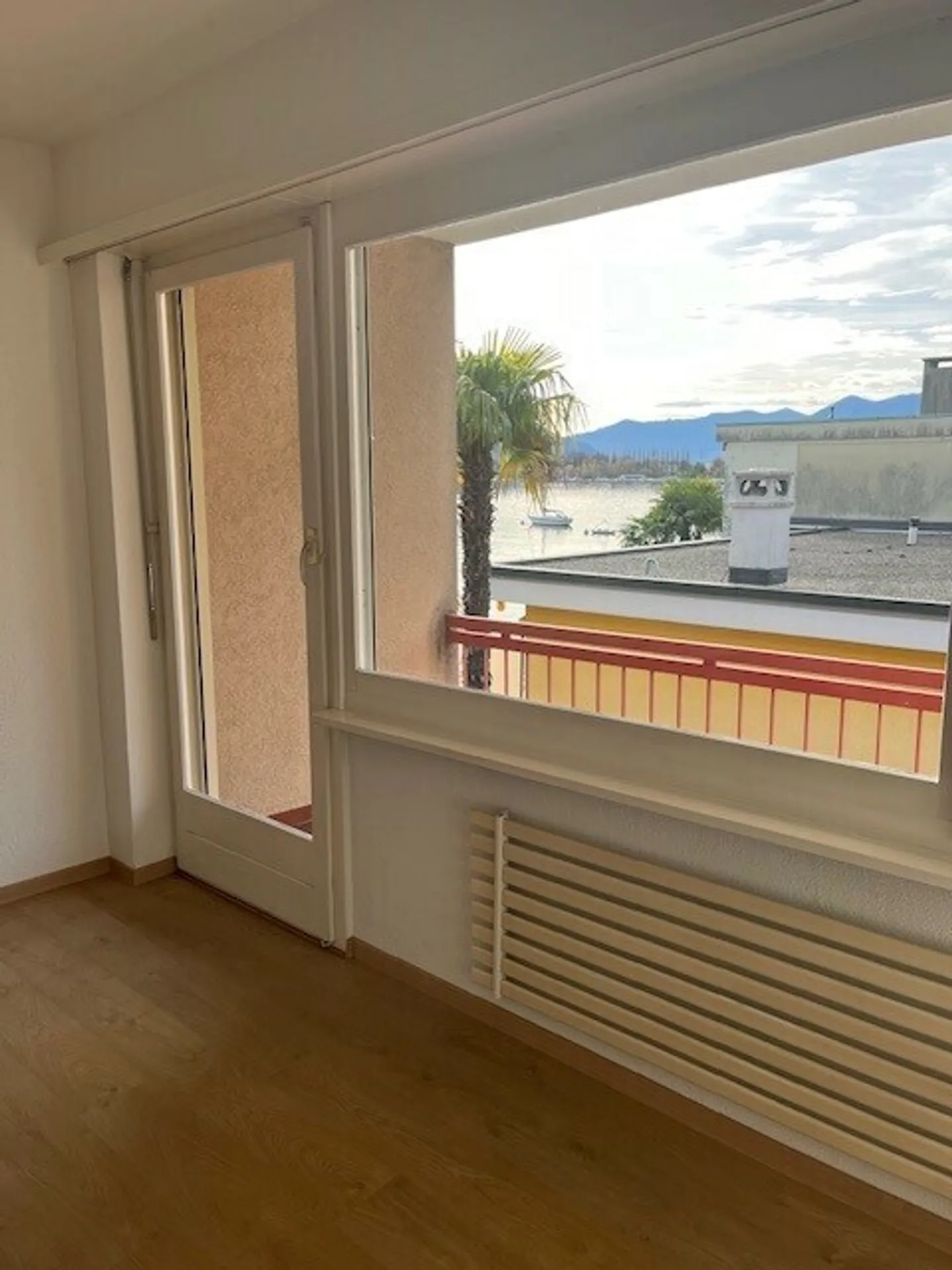 MINUSIO, 2 1/2 room apartment for rent on the lake - Photo 6 of 7