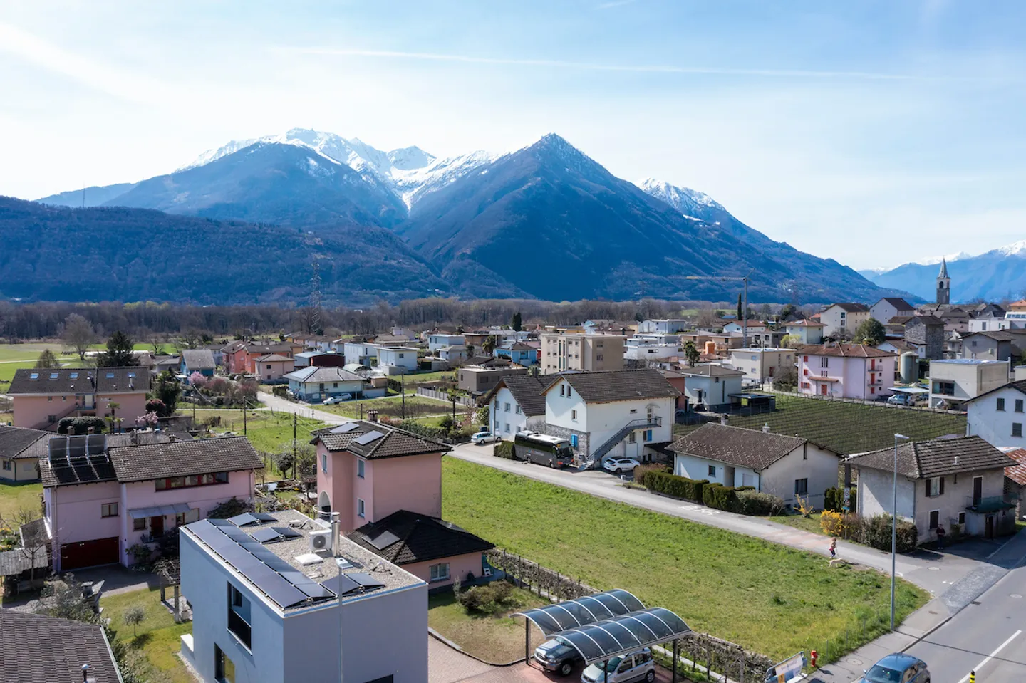 CUGNASCO-GERRA - We sell land of 1,912 sqm with project for 6 villas - Photo 4 of 10