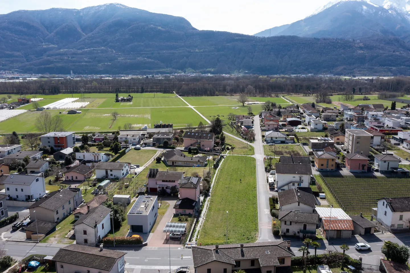 CUGNASCO-GERRA - We sell land of 1,912 sqm with project for 6 villas - Photo 8 of 10