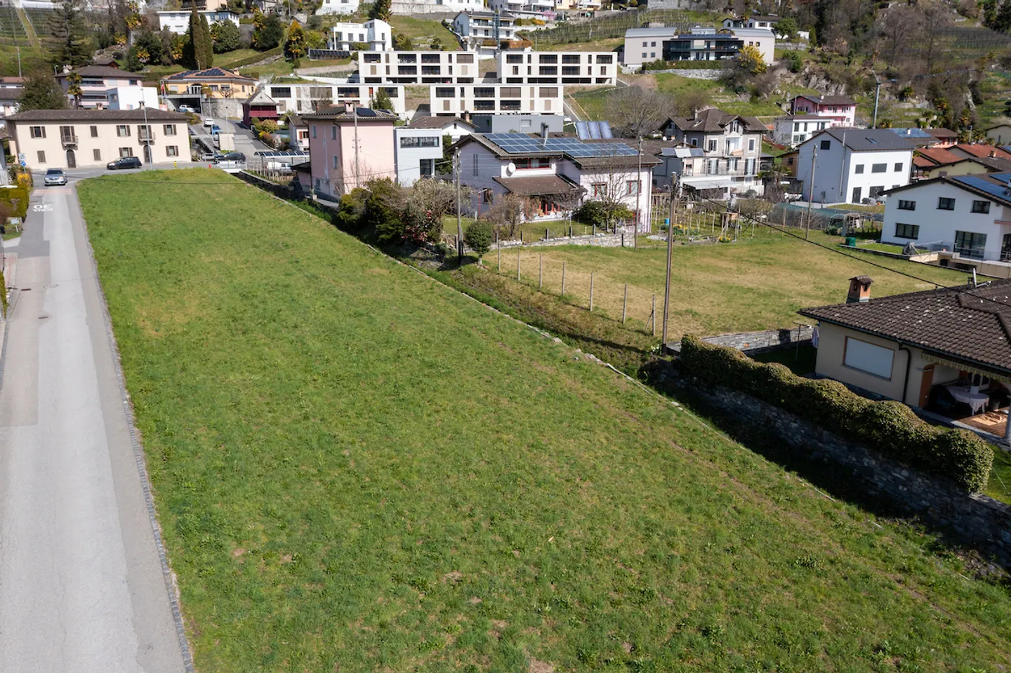 CUGNASCO-GERRA - We sell land of 1,912 sqm with project for 6 villas - Photo 6 of 10