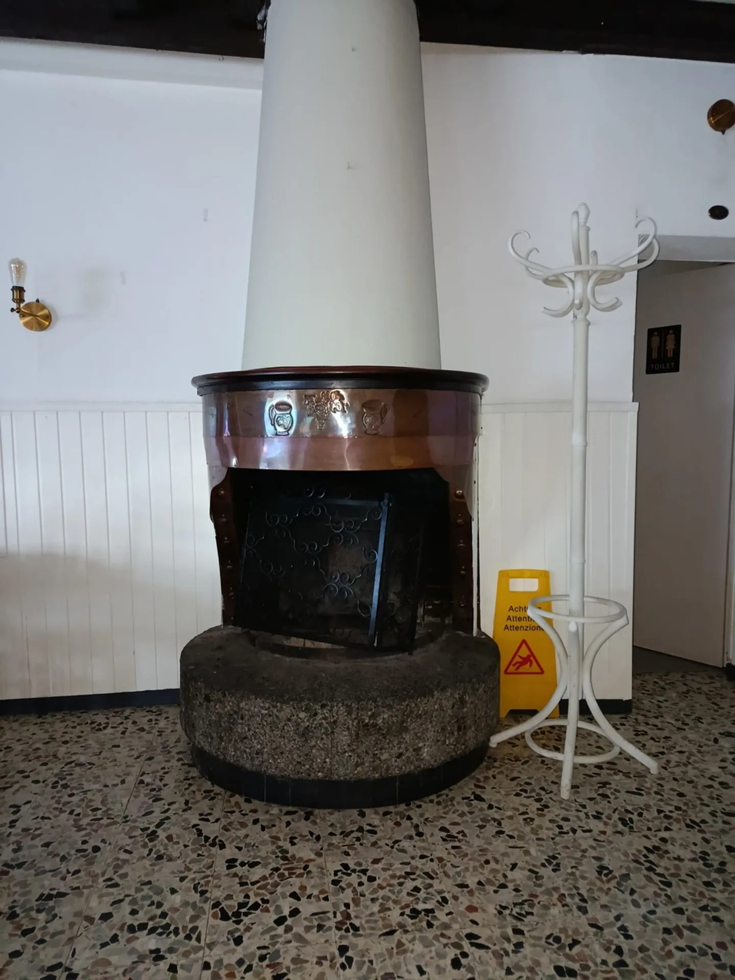 SAN NAZZARO - Vendesi Immobile con Ristorante e 2 Appartamenti - Foto 11 di 13
