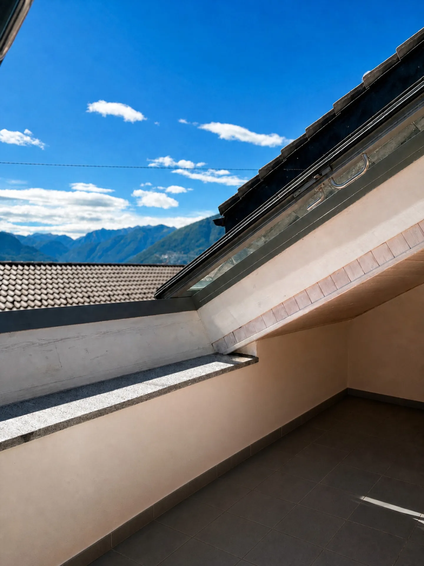 COROGNOLA - Affascinante casa ticinese con vista Lago Maggiore - Foto 4 von 13