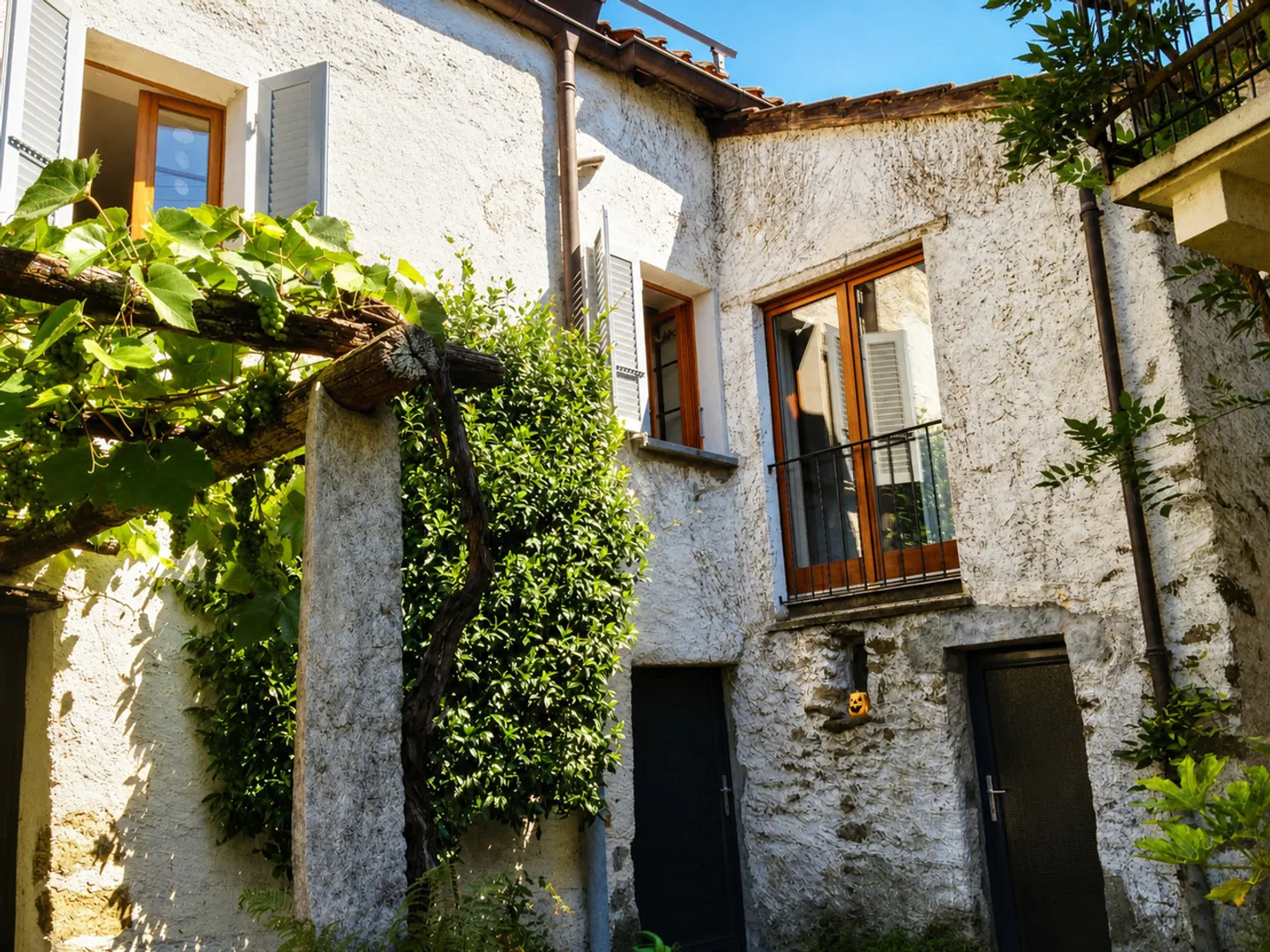 COROGNOLA - Affascinante casa ticinese con vista Lago Maggiore - Foto 5 von 13