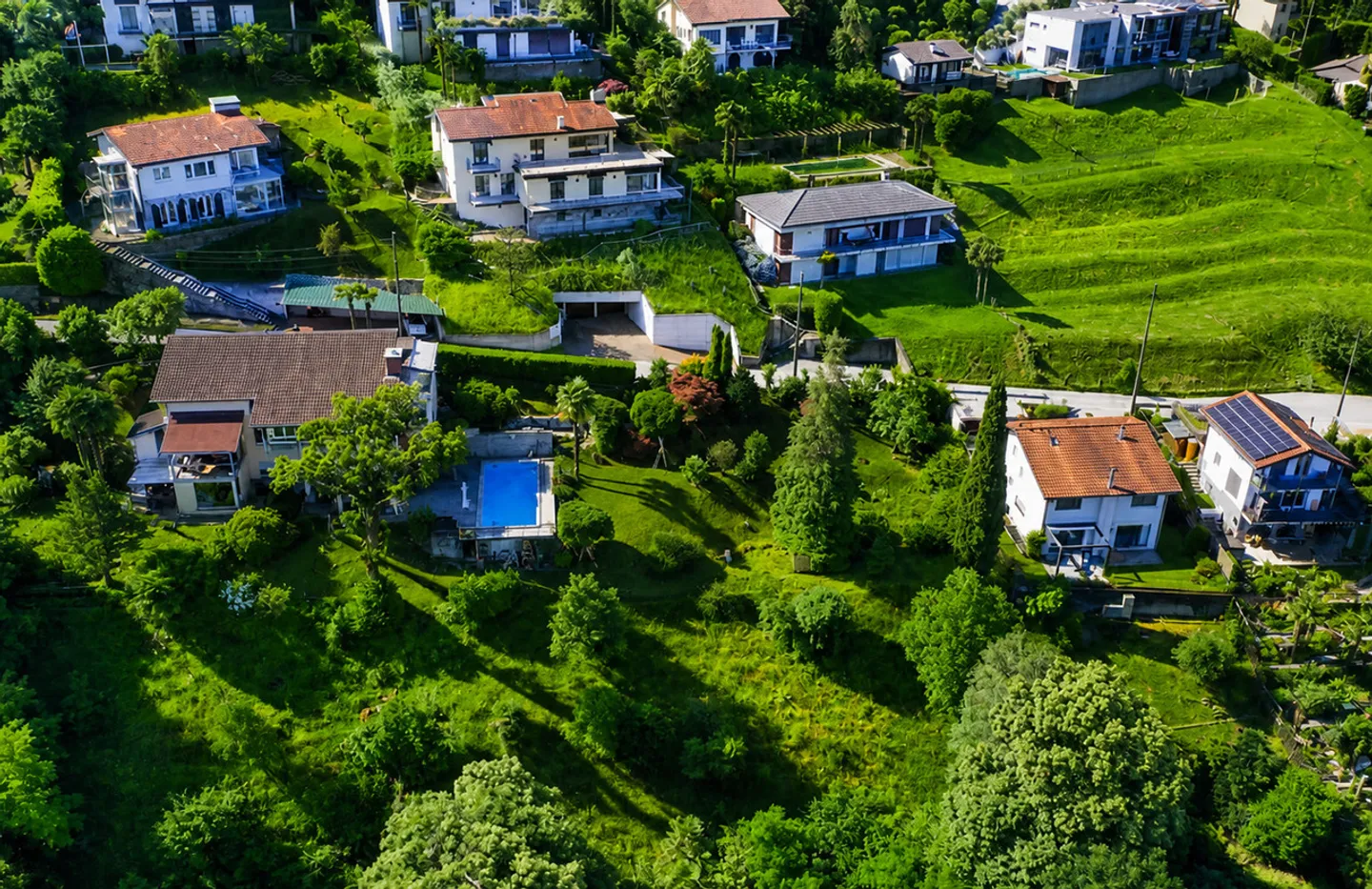 Terreno edificabile in posizione privilegiata con vista lago - Foto 3 di 9
