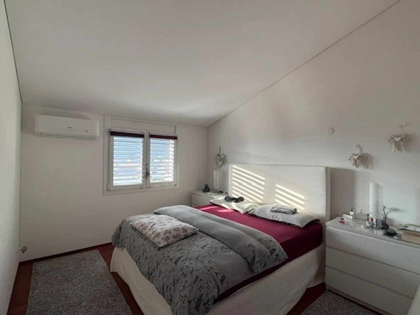 Zu vermieten: grosse 4.5 Zimmer, Panoramaterrasse, Mezzanin und 2 Parkplätze - Foto 3 von 6