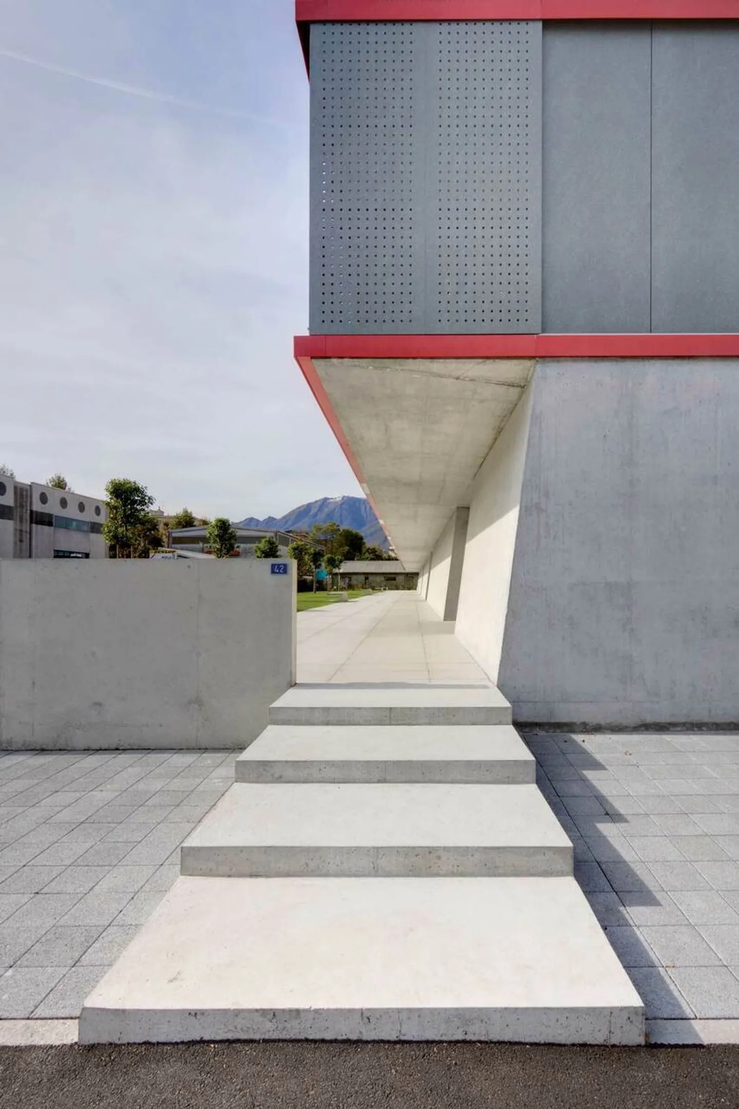 LOCARNO - Elegante 3,5 locali con terrazza e posteggio in autorimessa - Foto 8 di 13