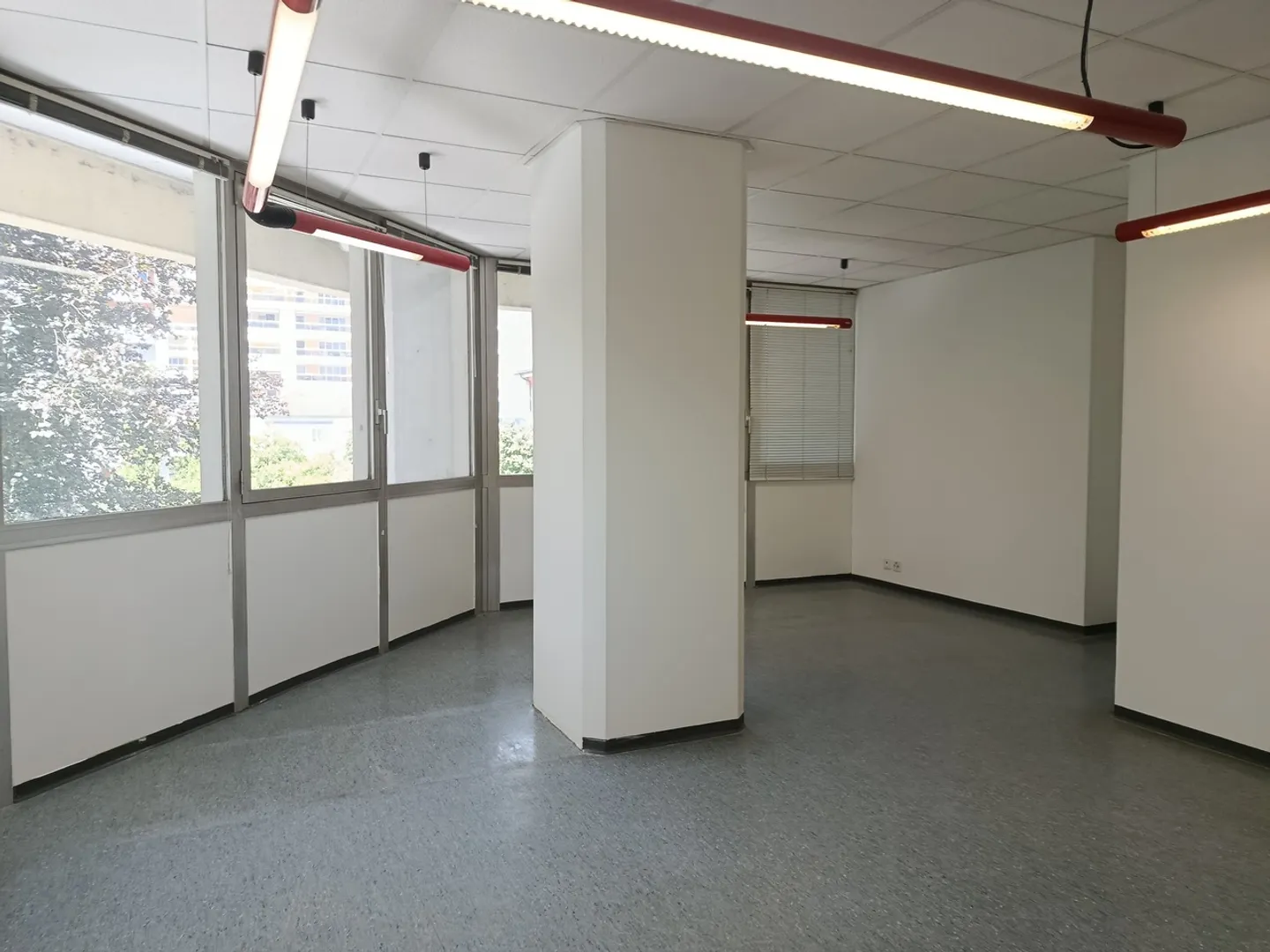 Locarno - Gewerberäume mit 3,5 Zimmern in der Torre Panorama - Foto 3 von 11