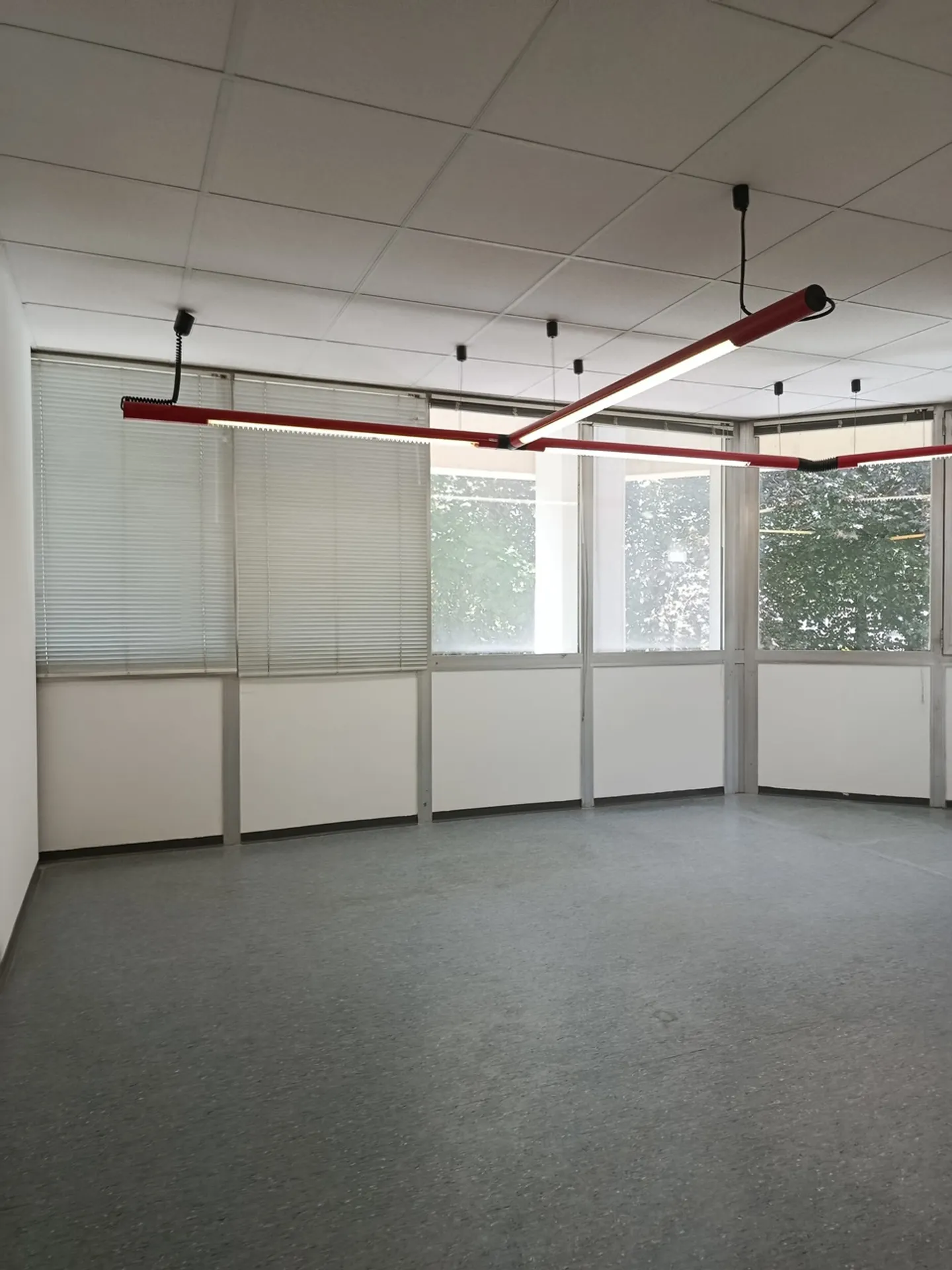 Locarno - Gewerberäume mit 3,5 Zimmern in der Torre Panorama - Foto 2 von 11