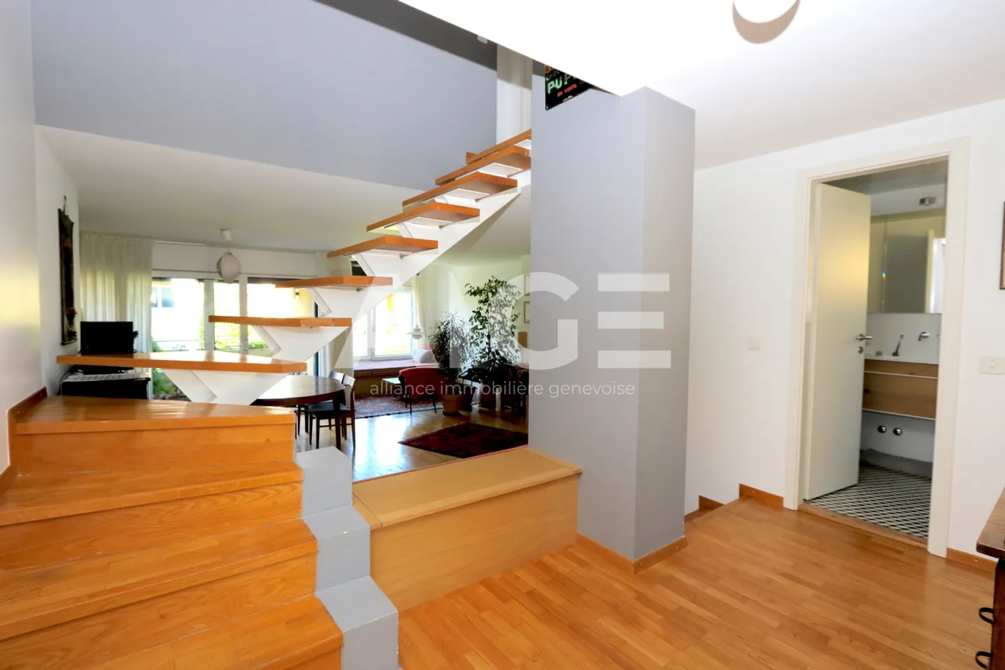 Beautiful duplex apartment in Confignon - Photo 3 of 13