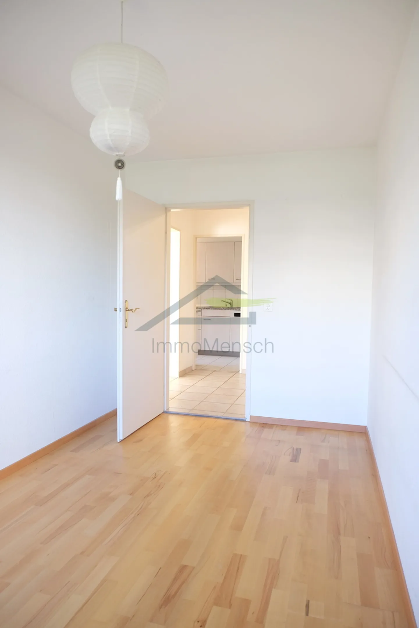 Grande appartement de 3.5 pièces (anciennement 4.5 pièces) dans le populaire Therwil - Photo 6 sur 9