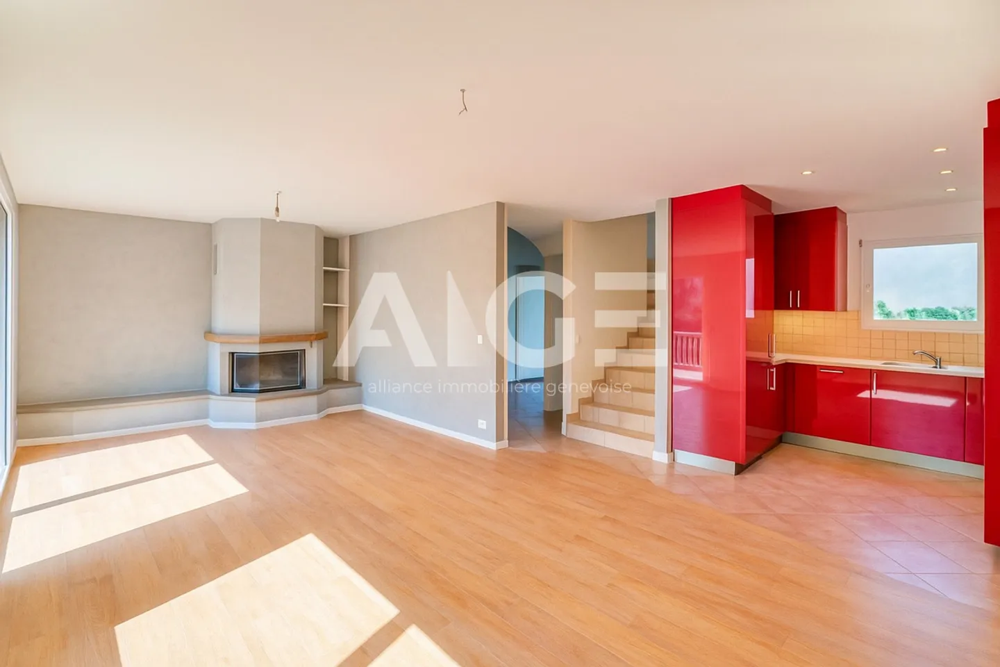 Pretty villa with independent studio - Photo 3 of 12