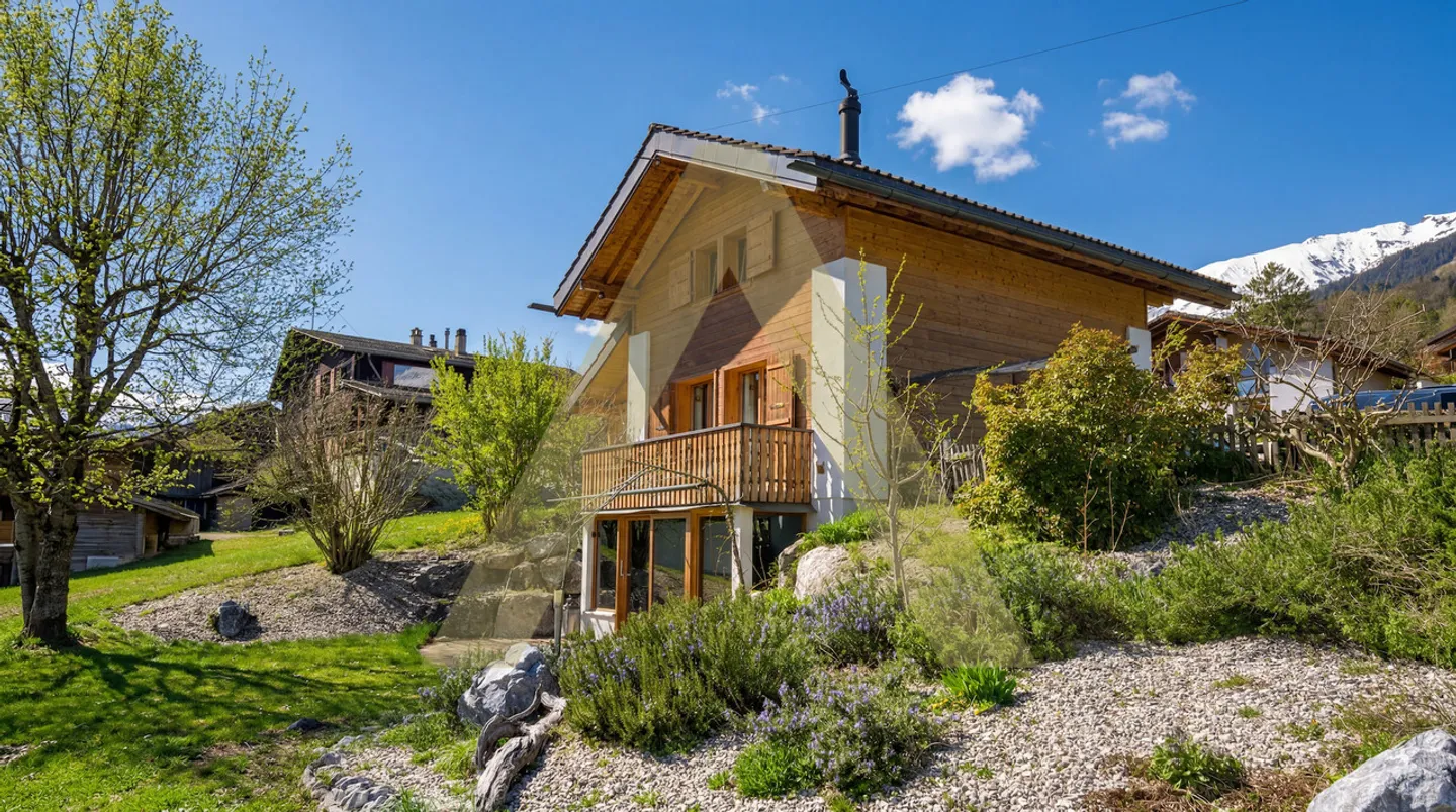 Chalet with independent studio in the heart of Ayent - Photo 1 of 10