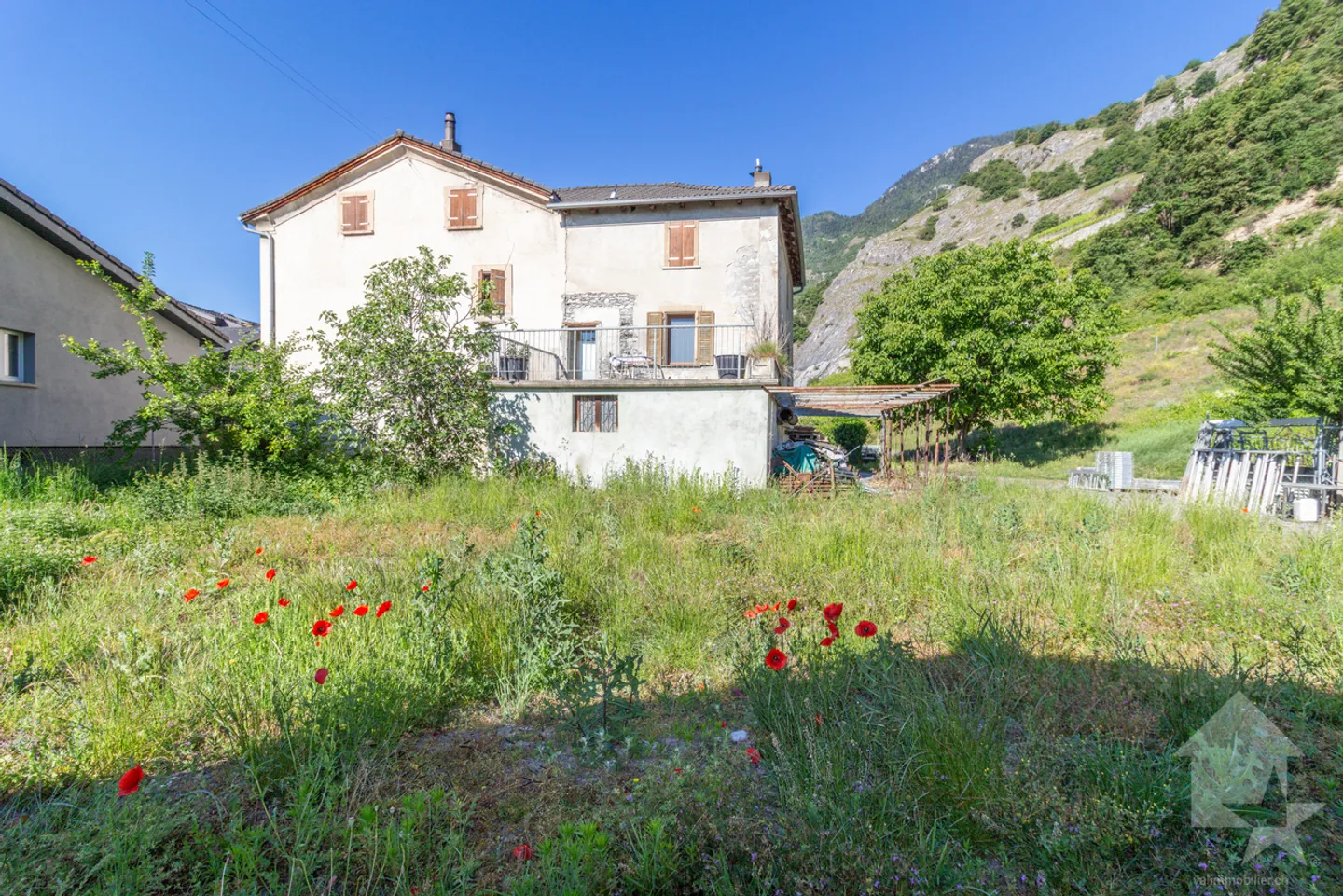 Rare opportunity to shape a piece of history in the heart of Valais - Photo 2 of 13