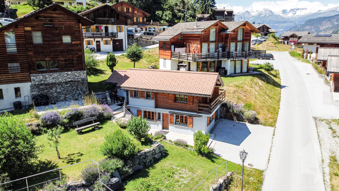 Adorable Chalet mit herrlichem Blick auf den Talboden - Foto 1 von 13