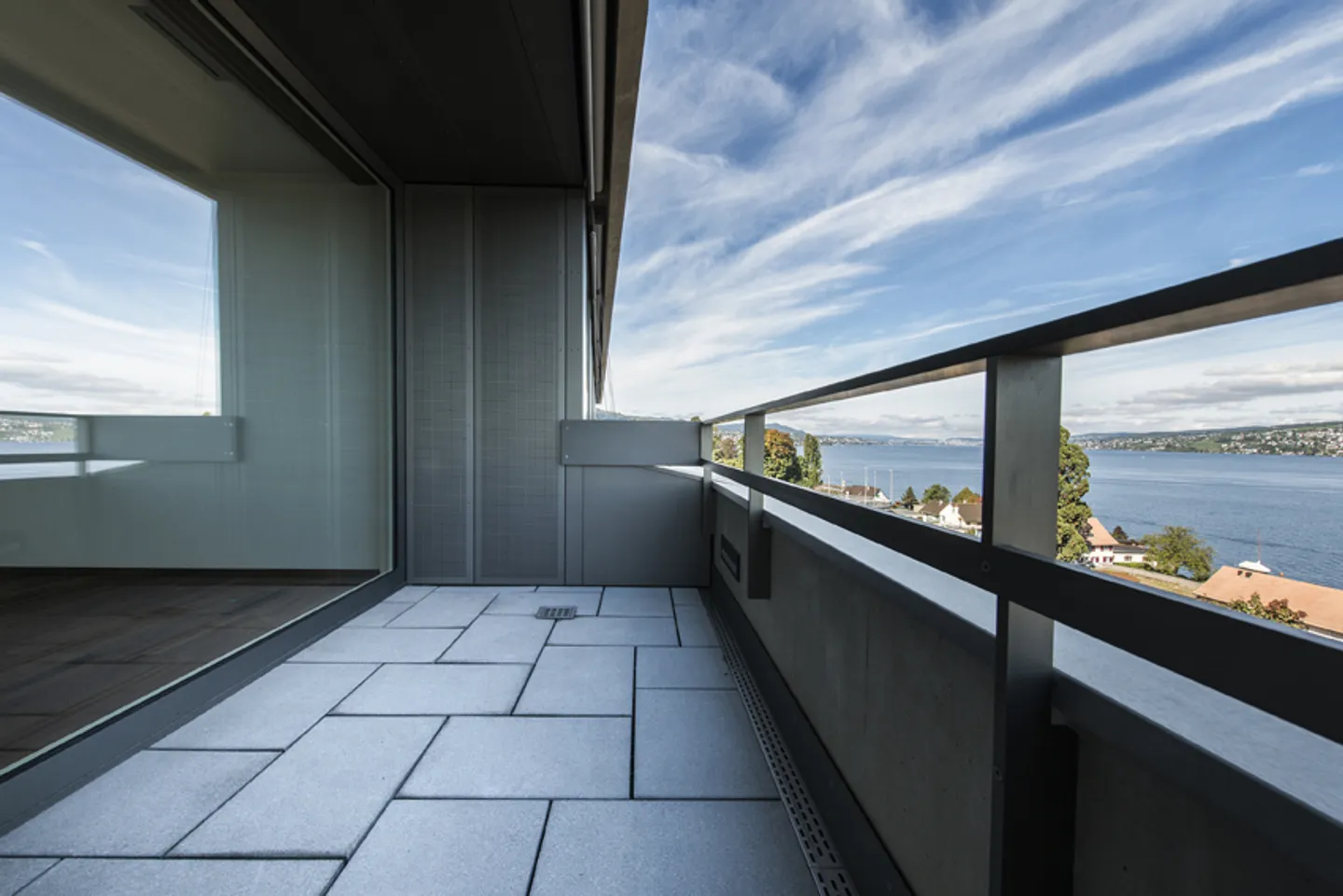 Moderne Attikawohnung mit Seesicht - Foto 5 von 8