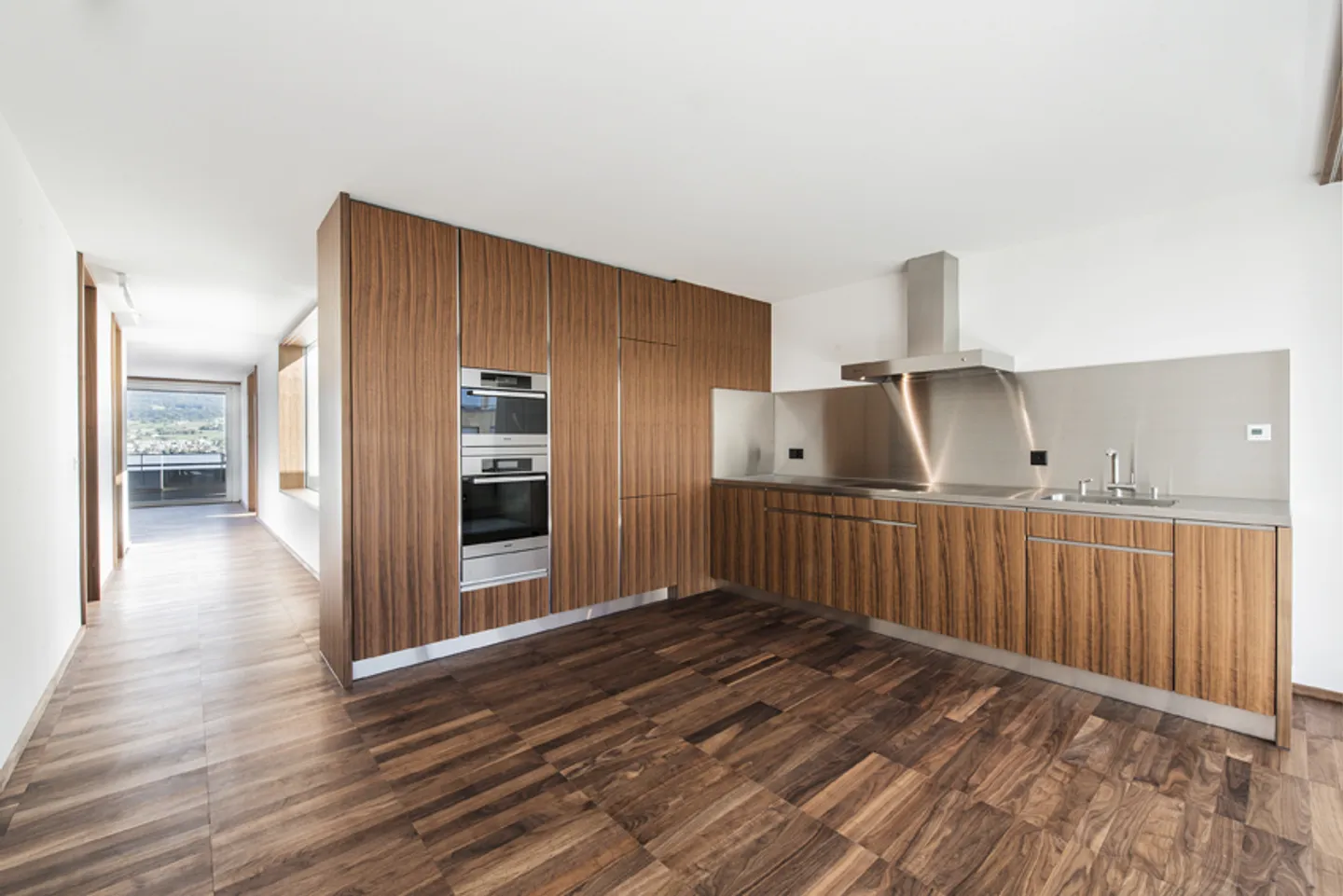 Moderne Attikawohnung mit Seesicht - Foto 2 von 8