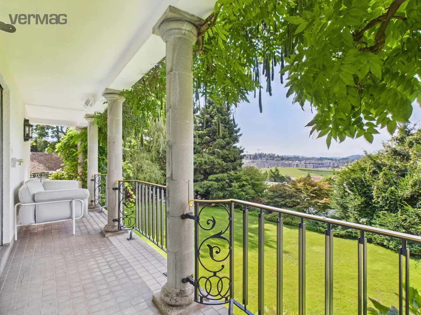 Exklusive 12-Zimmer Landhaus Villa mit Pool und Park - Foto 8 von 11