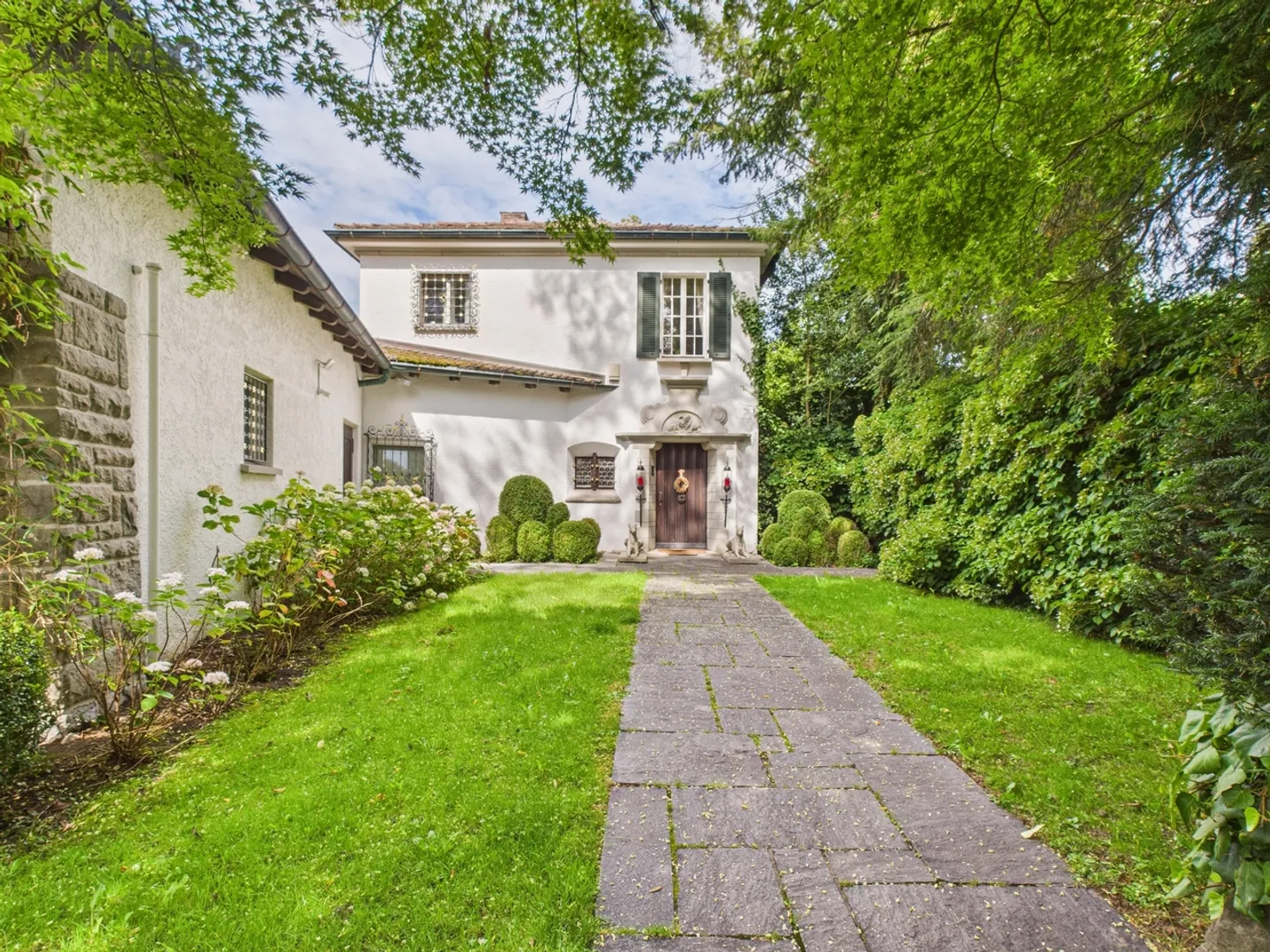 Exklusive 12-Zimmer Landhaus Villa mit Pool und Park - Foto 3 von 11