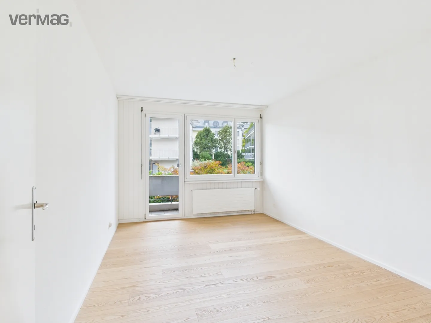 Bright 5.5-room apartment with fireplace, washing tower & garage box - Photo 10 of 13