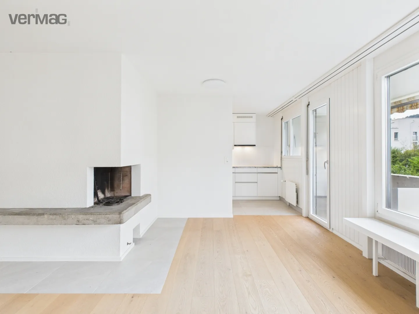 Bright 5.5-room apartment with fireplace, washing tower & garage box - Photo 3 of 13