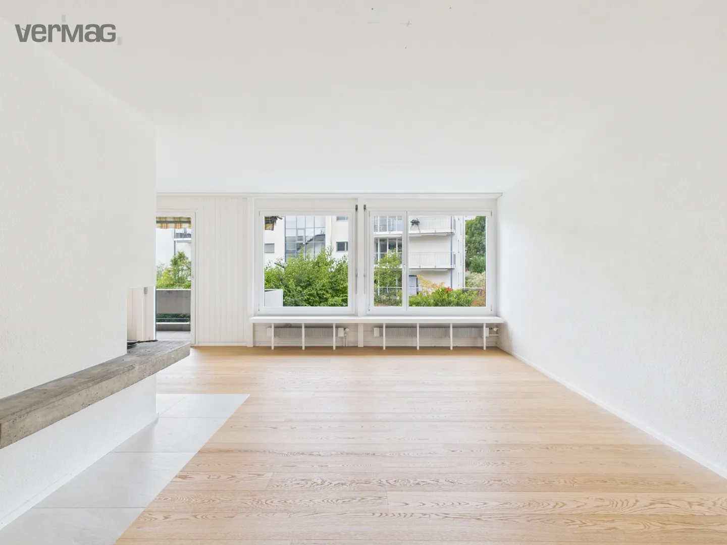 Bright 5.5-room apartment with fireplace, washing tower & garage box - Photo 1 of 13