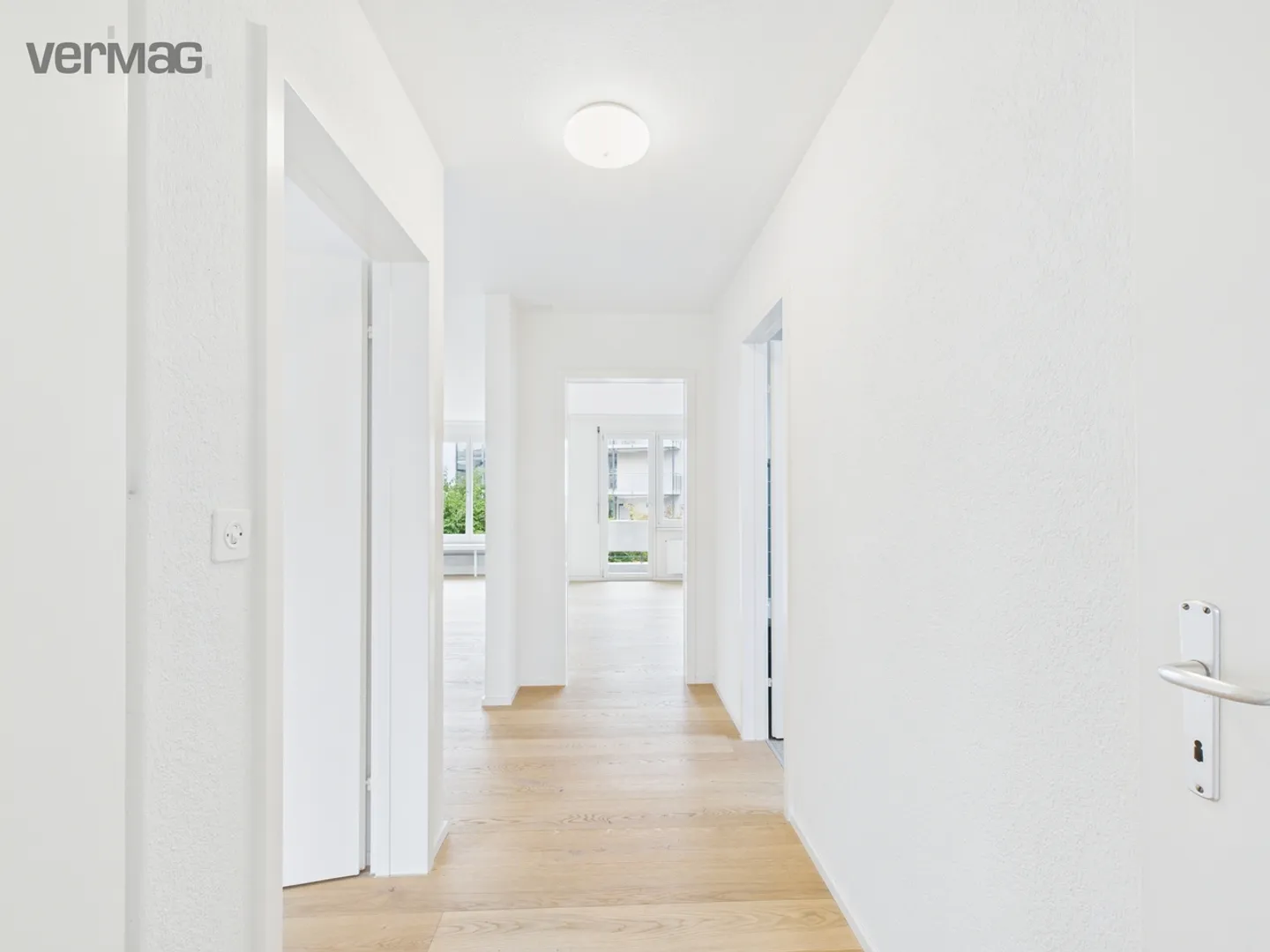 Bright 5.5-room apartment with fireplace, washing tower & garage box - Photo 5 of 13