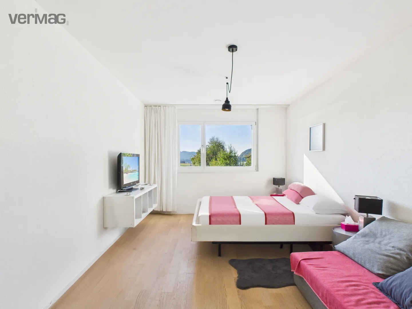 Einfamilienhaus mit grossem Garten - Foto 7 von 13