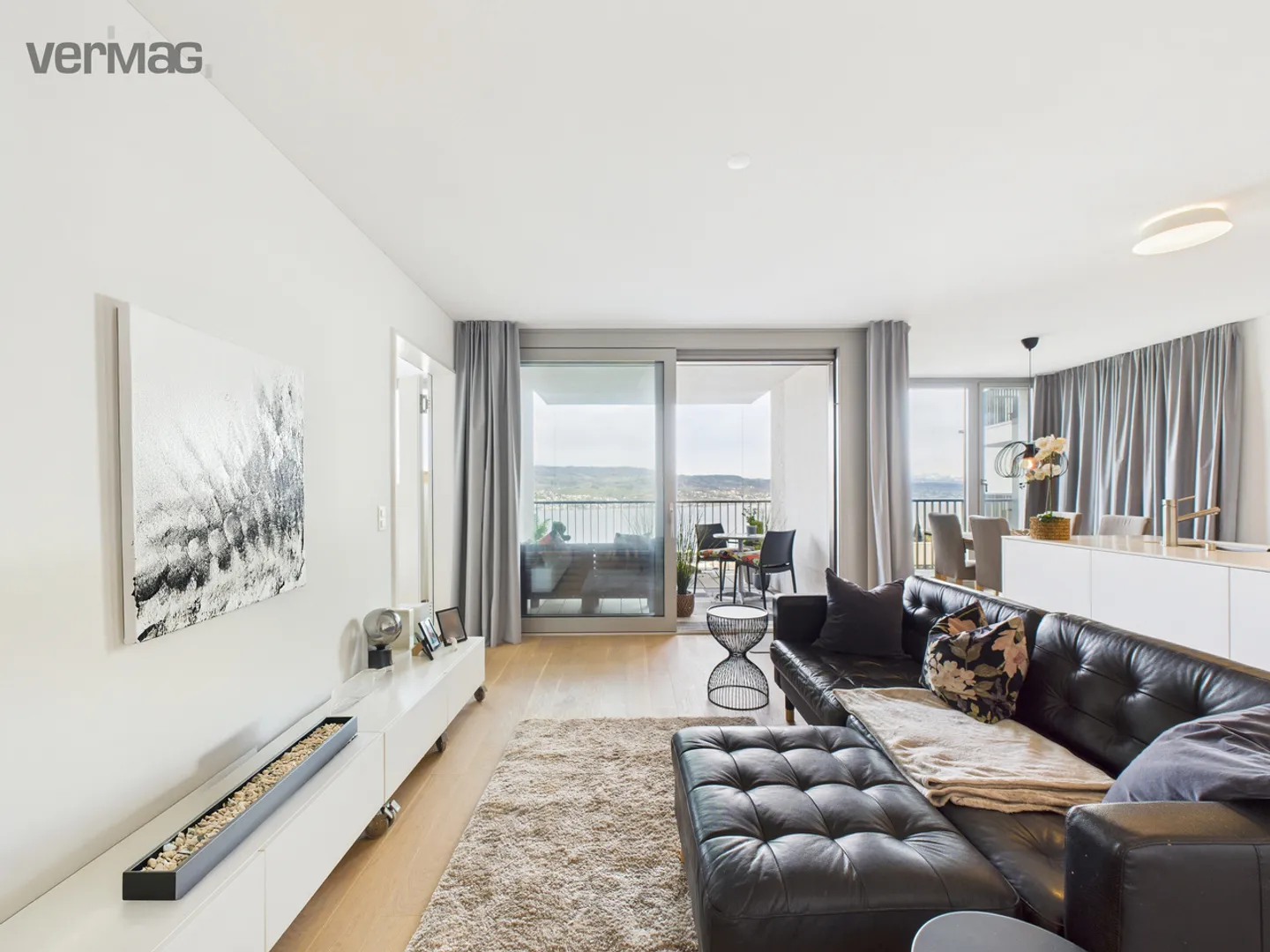 Welcome above Lake Zurich - flooded with light and with a dream view - Photo 2 of 10