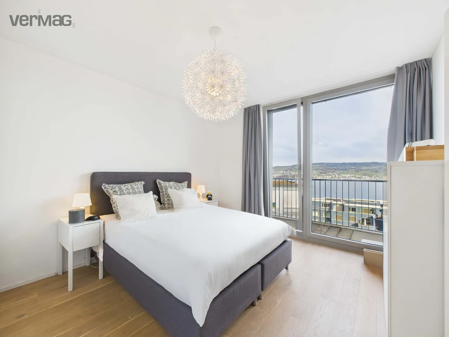 Welcome above Lake Zurich - flooded with light and with a dream view - Photo 7 of 10