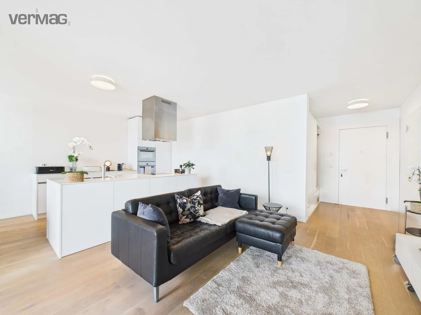 Welcome above Lake Zurich - flooded with light and with a dream view - Photo 3 of 10