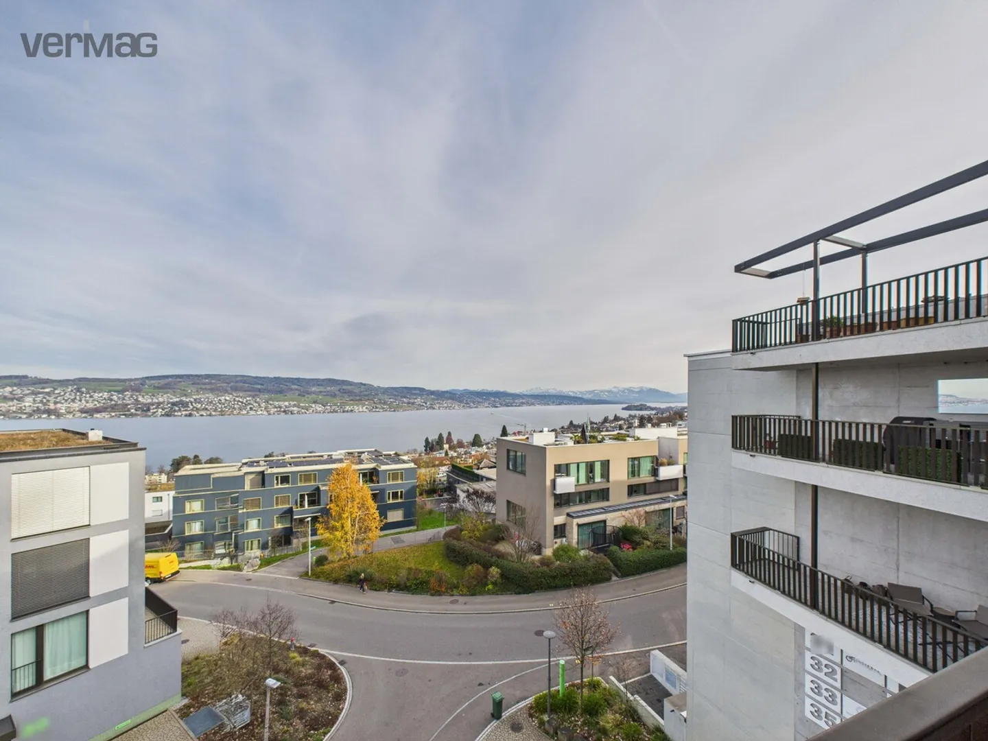 Welcome above Lake Zurich - flooded with light and with a dream view - Photo 9 of 10