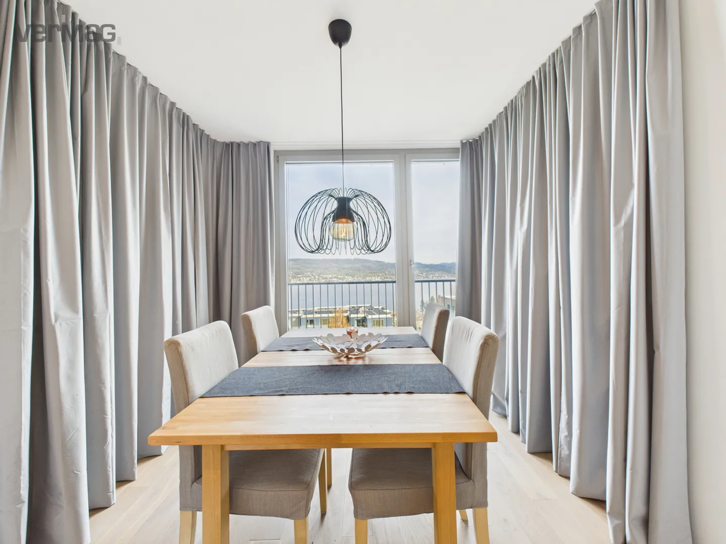 Welcome above Lake Zurich - flooded with light and with a dream view - Photo 6 of 10