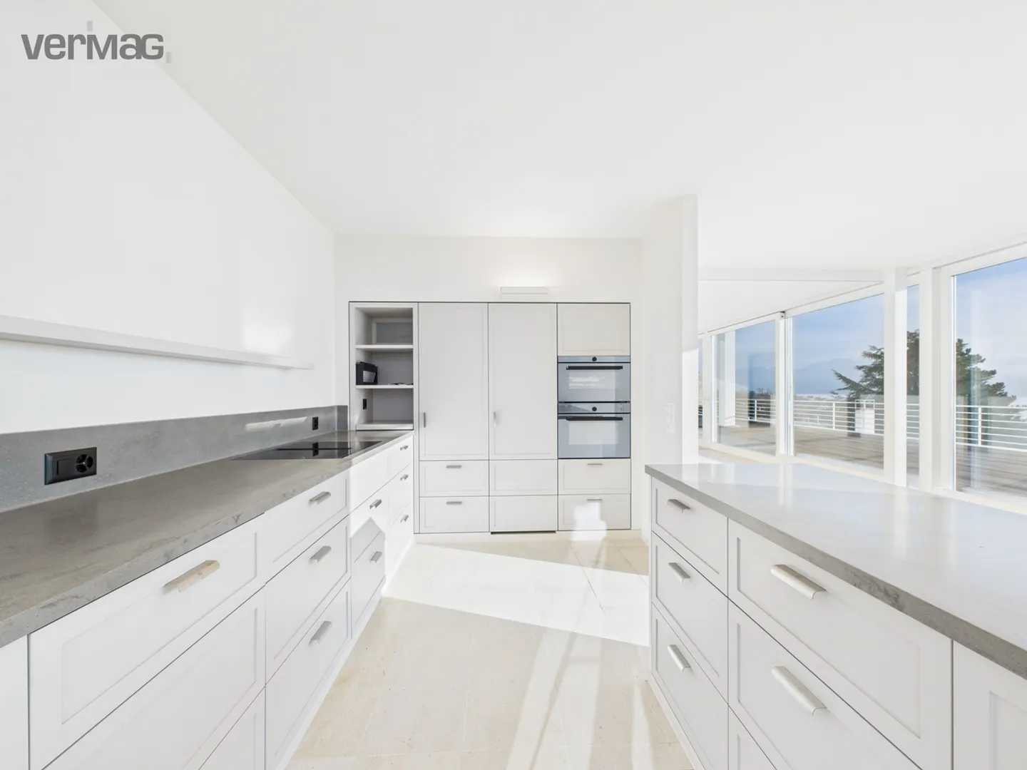 Goditi il panorama del lago e della montagna direttamente dalla tua terrazza - Foto 4 di 13