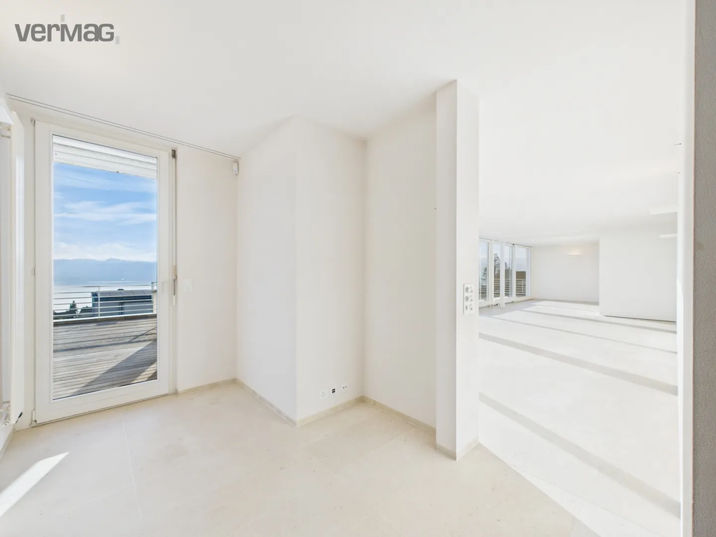 Goditi il panorama del lago e della montagna direttamente dalla tua terrazza - Foto 13 di 13